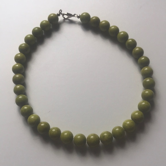 Jewelry - Chartreuse Stone Bead Choker